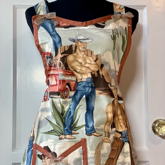Retro Handcrafted Cowboy Apron - Picture 4 of 7